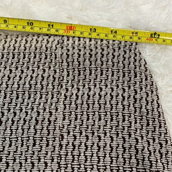 MIDI Skirt - Picture 6 of 7